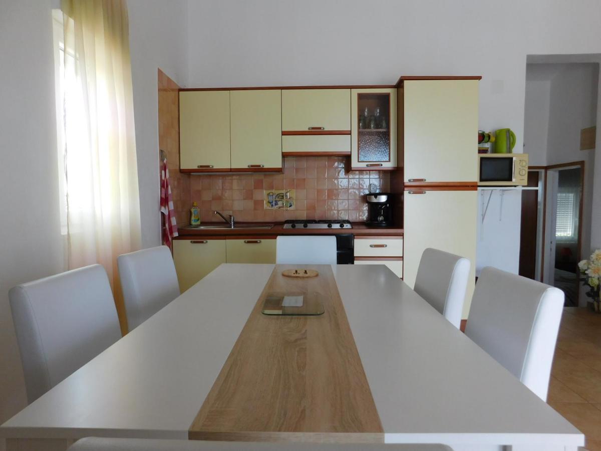 Košljun Apartmani Ruza מראה חיצוני תמונה